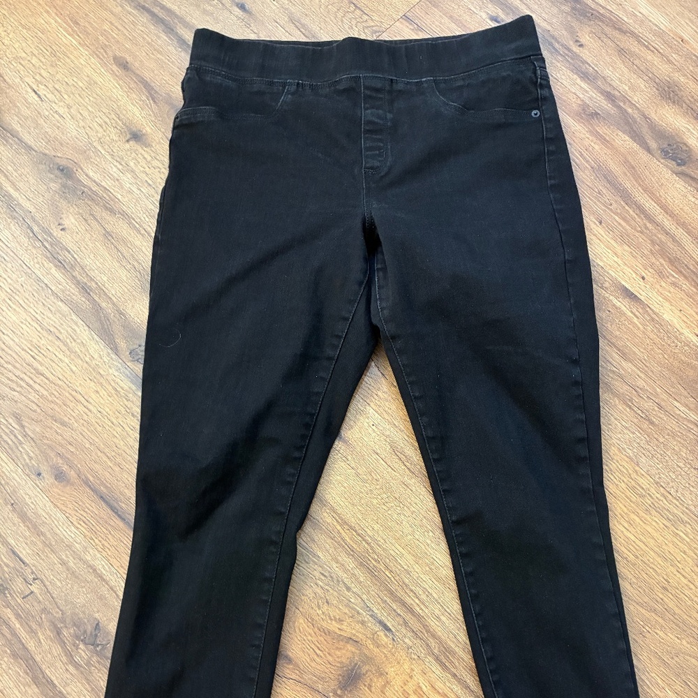 Universal Thread Black High Rise Pull on Jegging Raw Hem 24.5" Inseam Size 14/32